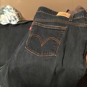 Women’s Plus Jeans